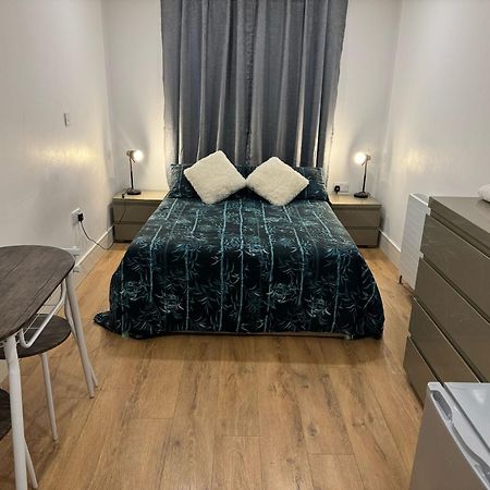 Ferienwohnung King Azim Court London Exterior foto