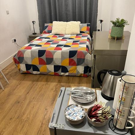 Ferienwohnung King Azim Court London Exterior foto